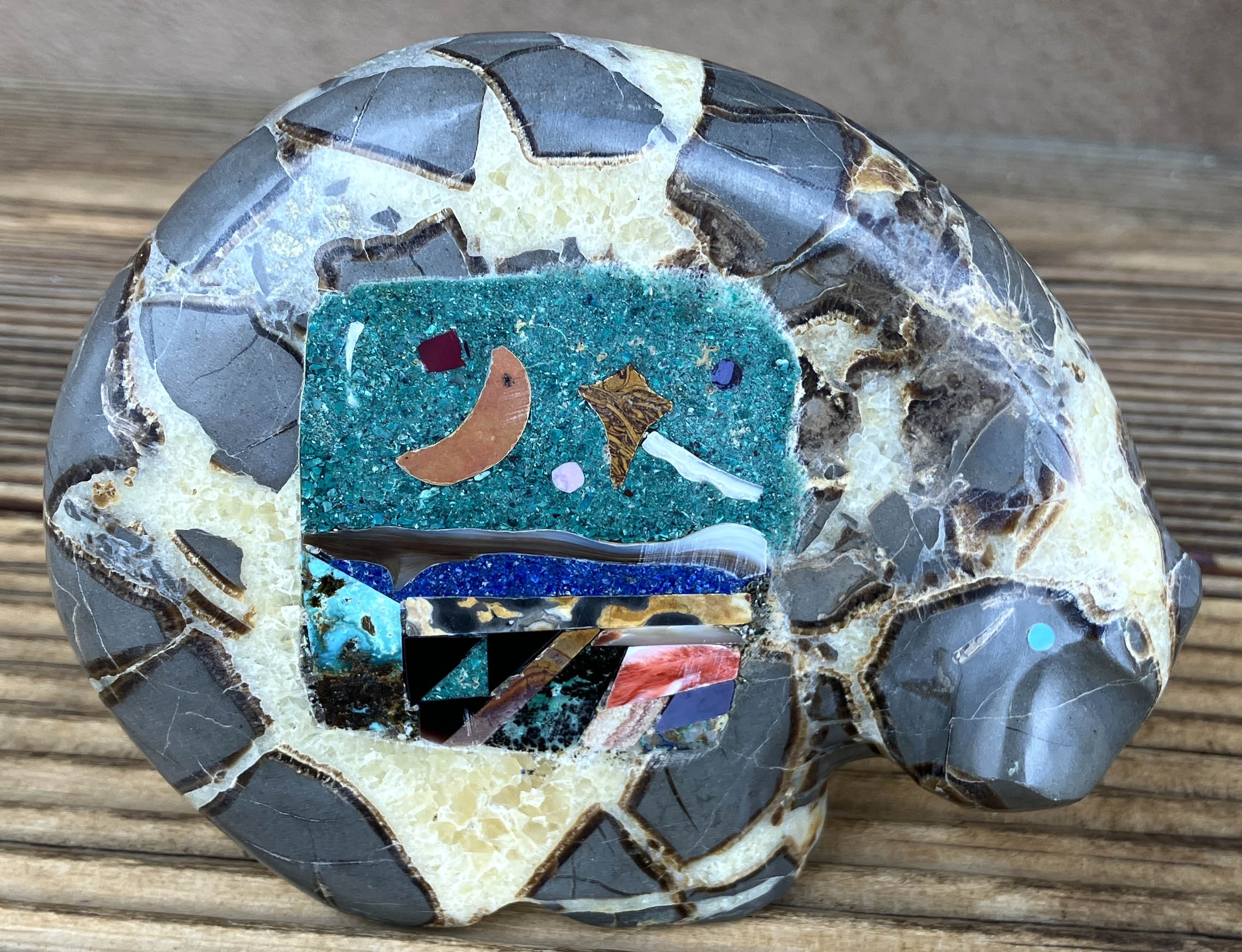 Lynn Quam | Zuni Bear Fetish | Penfield Gallery of Indian Arts | Albuquerque, New Mexico